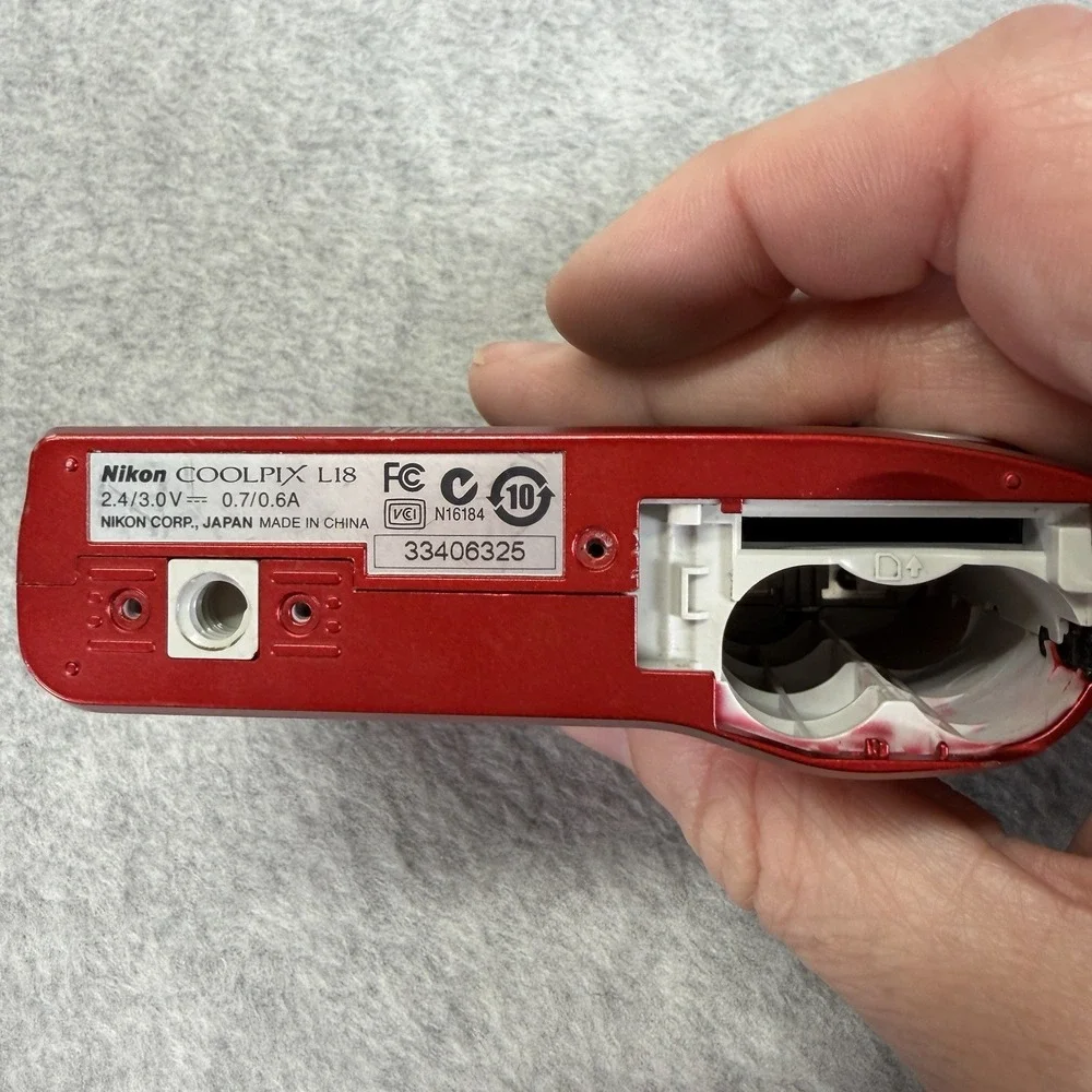 Nikon COOLPIX L18 8.0MP Digital Camera Red For Parts Missing Battery Door